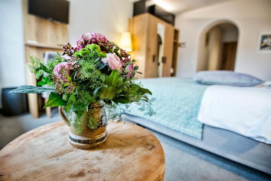 Historisches Gasthaus Hotel Hirschen Horn 盖恩霍芬 外观 照片